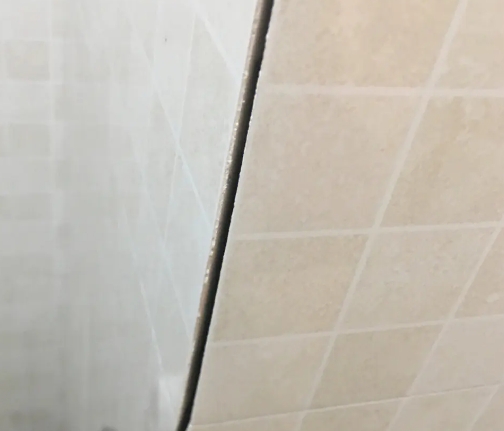 中方瓷砖空鼓维修公司分享阳台瓷砖脱落的修复过程可以分为以下几个步骤